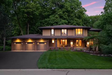 8655 Big Woods Ln, Eden Prairie, MN 55347