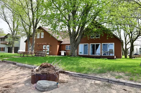 32 Benjamins Rd, Garvin, MN 56132