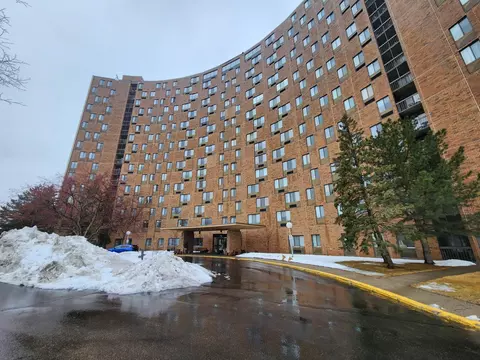 1181 Edgcumbe Rd #211, Saint Paul, MN 55105