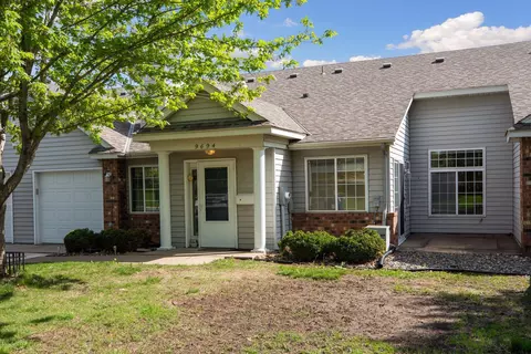 9694 Moonbeam Ln, Woodbury, MN 55125