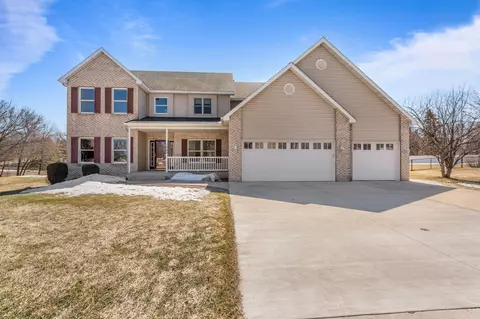 1943 Pheasant Run Dr NE, Owatonna, MN 55060