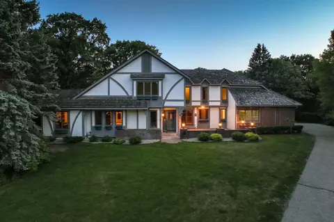 8030 133rd St W, Apple Valley, MN 55124
