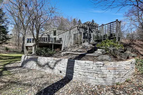 1 Nord Circle Rd, North Oaks, MN 55127