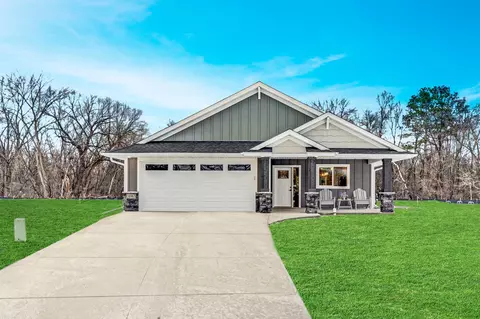 38965 Elm Ct, North Branch, MN 55056