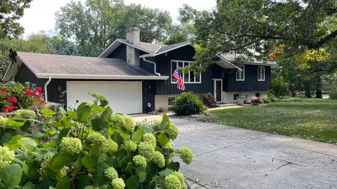 1905 Century Ave S, Woodbury, MN 55125