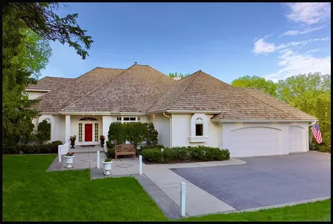 5816 Long Brake Trl, Edina, MN 55439