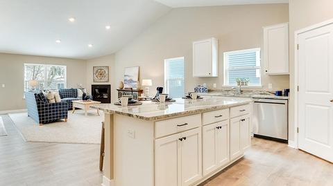 2355 Aragon Dr, Shakopee, MN 55379
