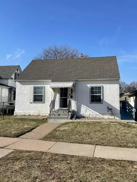 1083 Magnolia Ave E, Saint Paul, MN 55106