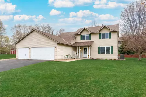 890 Marnie Cir S, Maplewood, MN 55119