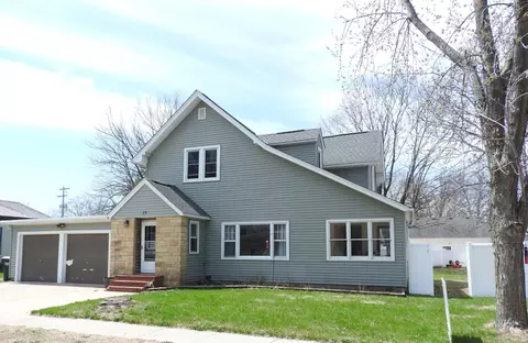29 Oak St N, Lester Prairie, MN 55354