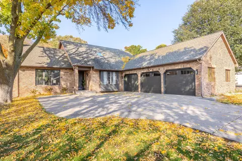 124 12th Ave NW, New Brighton, MN 55112