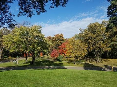 216 Paisley Ln, Golden Valley, MN 55422