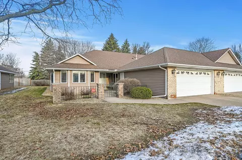 1099 Serene Ct, Shoreview, MN 55126
