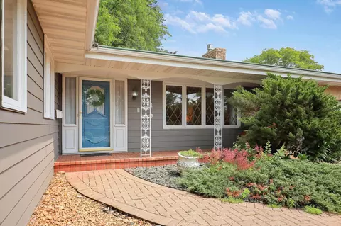 7064 Aberdeen Curv, Woodbury, MN 55125