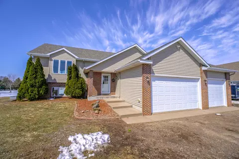 1452 142nd St, New Richmond, WI 54017