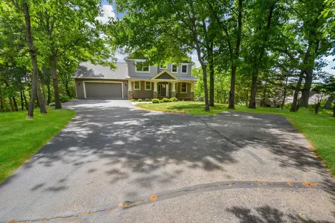 870 Kirkwood Way N, Hudson, WI 54016