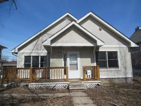 77 Sycamore St W, Saint Paul, MN 55117