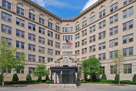 510 Groveland Ave #504, Minneapolis, MN 55403
