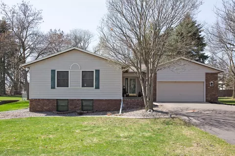 2947 Bellaire Ave, Maplewood, MN 55109