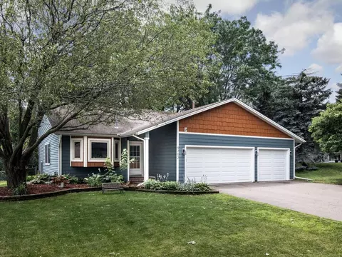 9702 173rd St W, Lakeville, MN 55044