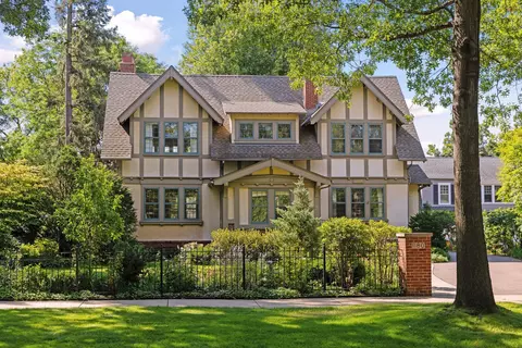 1180 Summit Ave, Saint Paul, MN 55105