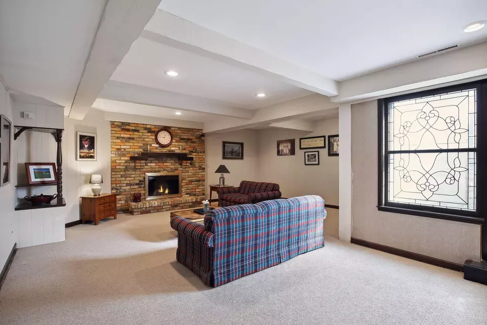  668 Woodridge Dr, Mendota Heights, MN 55118 photo 62