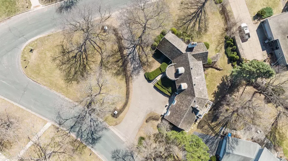  668 Woodridge Dr, Mendota Heights, MN 55118 photo 83