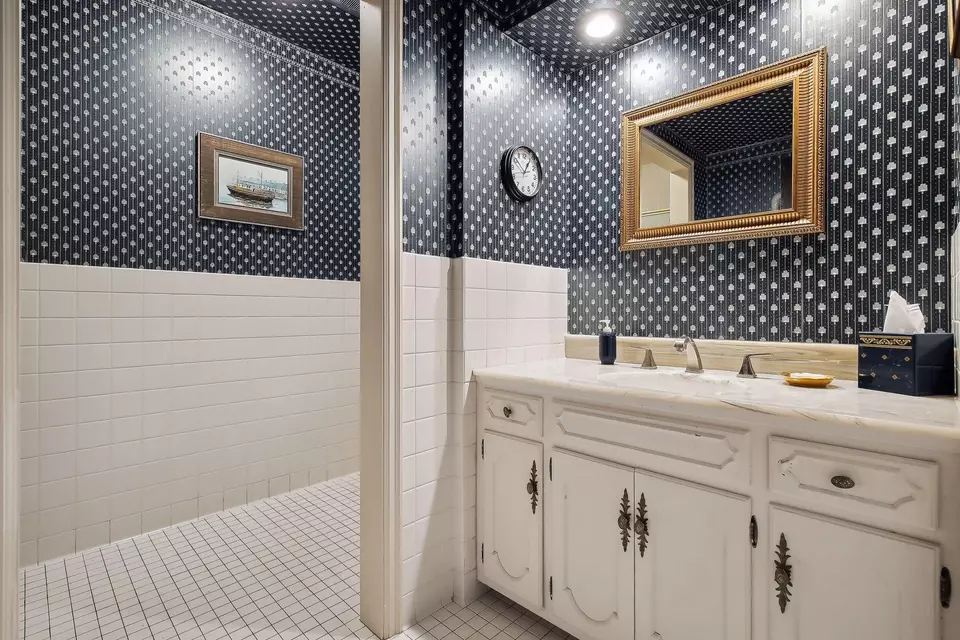  668 Woodridge Dr, Mendota Heights, MN 55118 photo 65