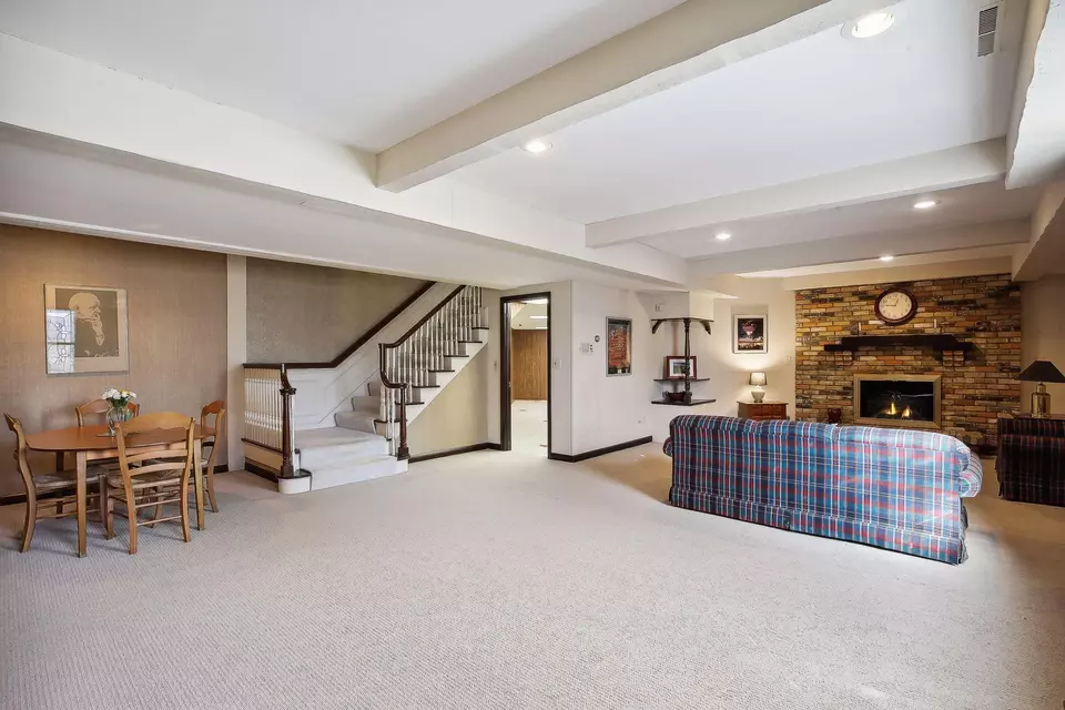  668 Woodridge Dr, Mendota Heights, MN 55118 photo 61