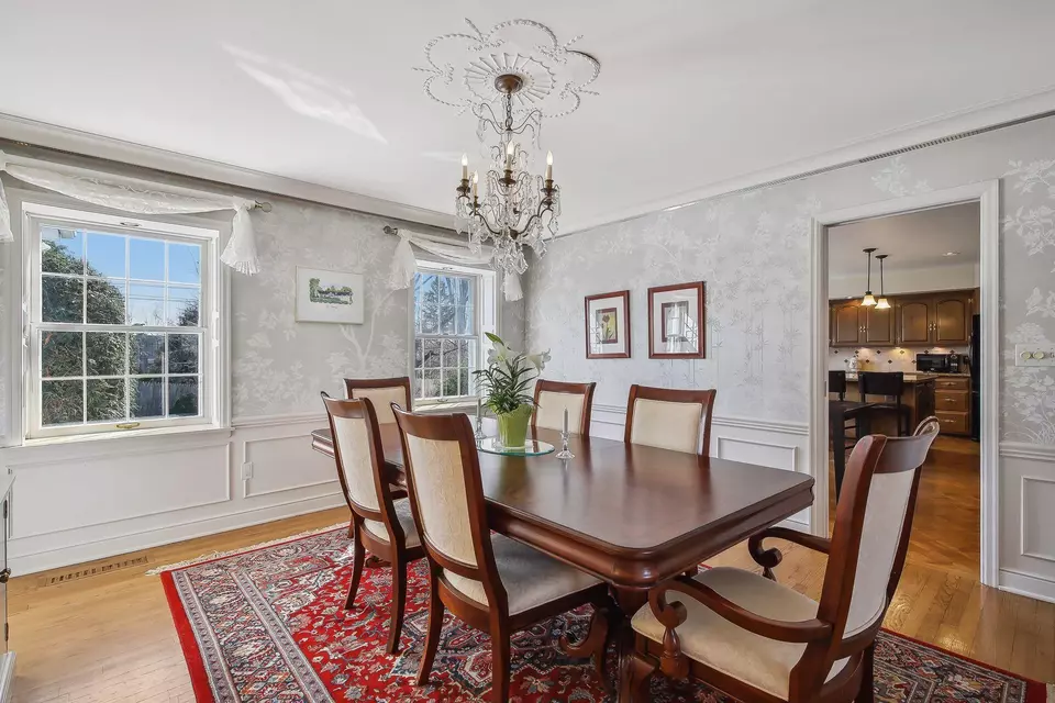  668 Woodridge Dr, Mendota Heights, MN 55118 photo 24