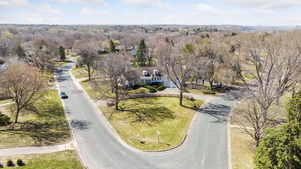  668 Woodridge Dr, Mendota Heights, MN 55118 photo 82