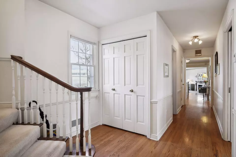  668 Woodridge Dr, Mendota Heights, MN 55118 photo 36