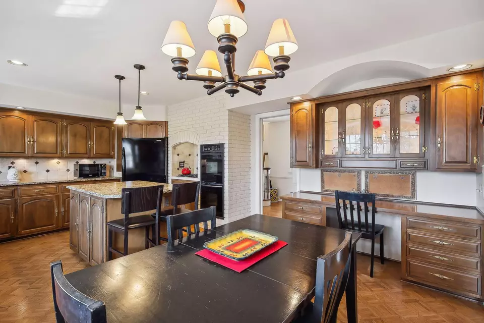  668 Woodridge Dr, Mendota Heights, MN 55118 photo 26