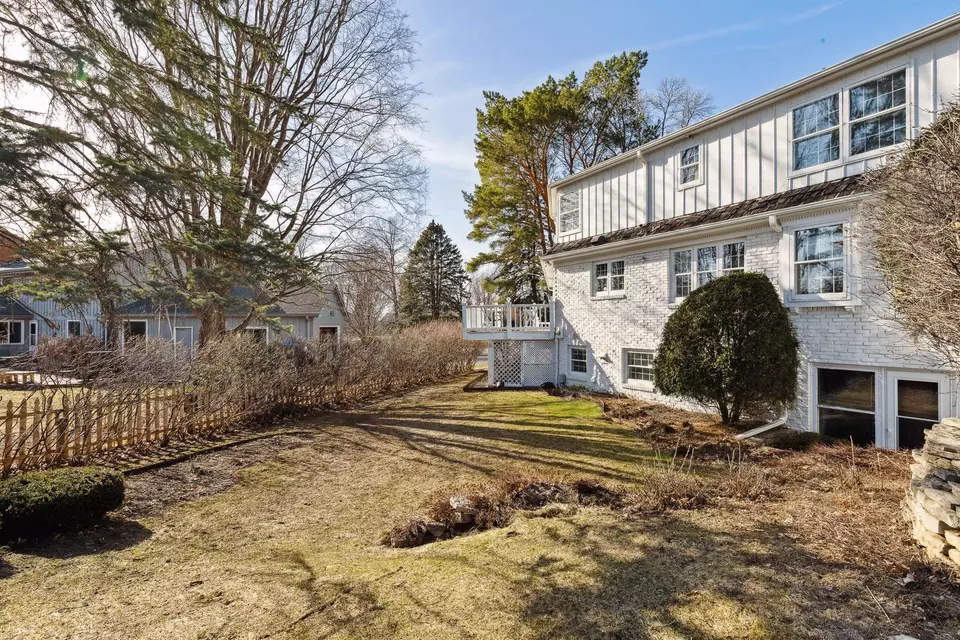  668 Woodridge Dr, Mendota Heights, MN 55118 photo 78