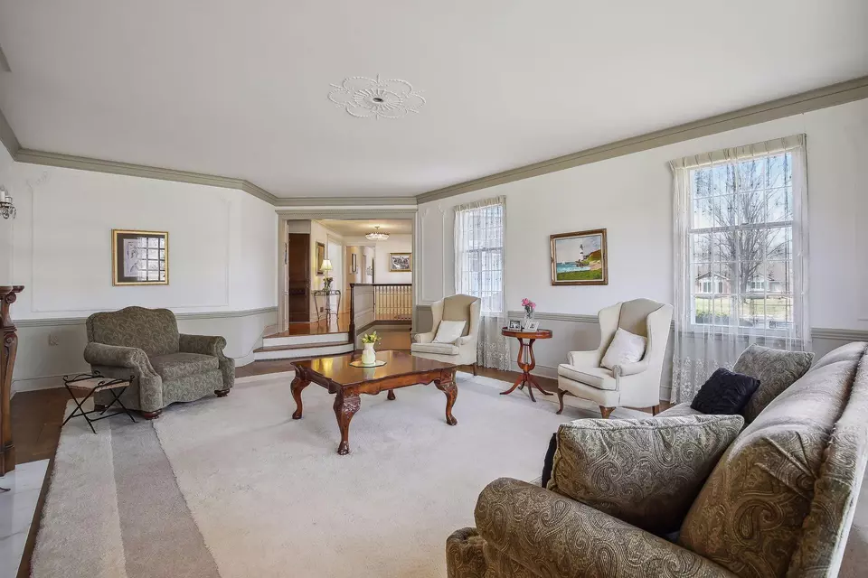  668 Woodridge Dr, Mendota Heights, MN 55118 photo 15