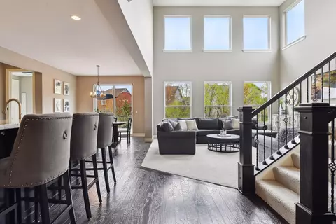4035 San Vitero Pt, Chaska, MN 55318