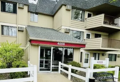 4009 Heritage Hills Dr #107, Bloomington, MN 55437