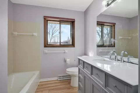 5895 Kitkerry Ct N, Shoreview, MN 55126