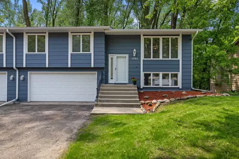 1392 Lakeside Cir, Eagan, MN 55123