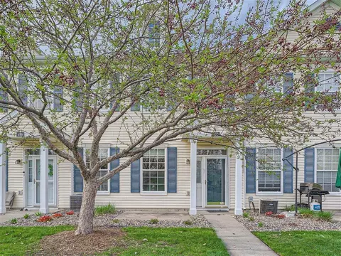 998 Providence Dr, Shakopee, MN 55379