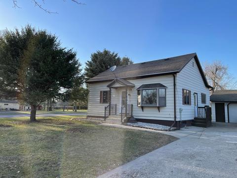 1909 Nobles St, Worthington, MN 56187