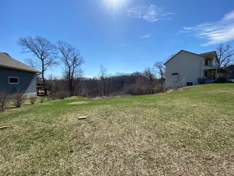 2347 Pine View Ct, Red Wing, MN 55066