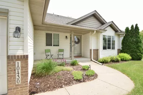 10430 Kalen Dr NE, Hanover, MN 55341