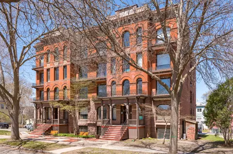 697 Laurel Ave #1W, Saint Paul, MN 55104