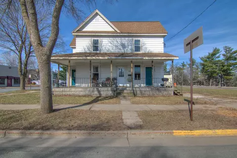 517 9th St E, Menomonie, WI 54751