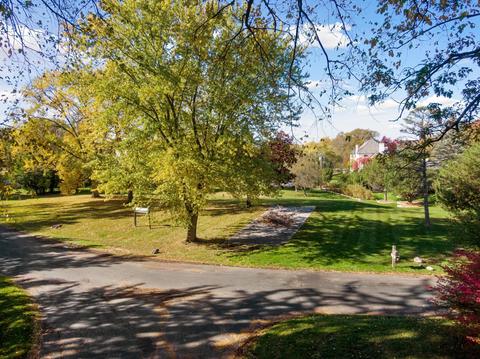4733 Annaway Dr, Edina, MN 55436
