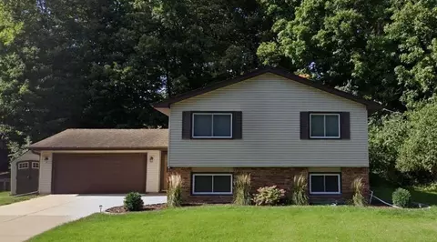 12149 Robin Rd, Maple Grove, MN 55369