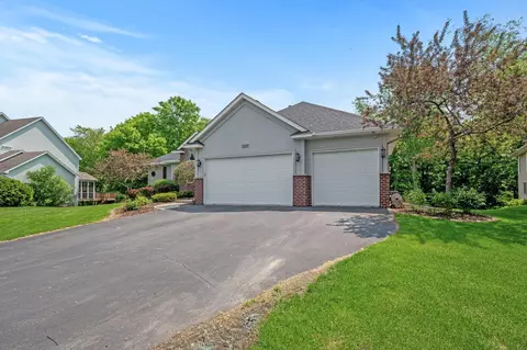 2887 Cougar Path NW, Prior Lake, MN 55372