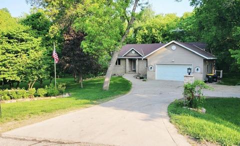 8526 Oak Ridge Dr, Spicer, MN 56288