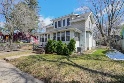 892 Hazelwood St, Saint Paul, MN 55106